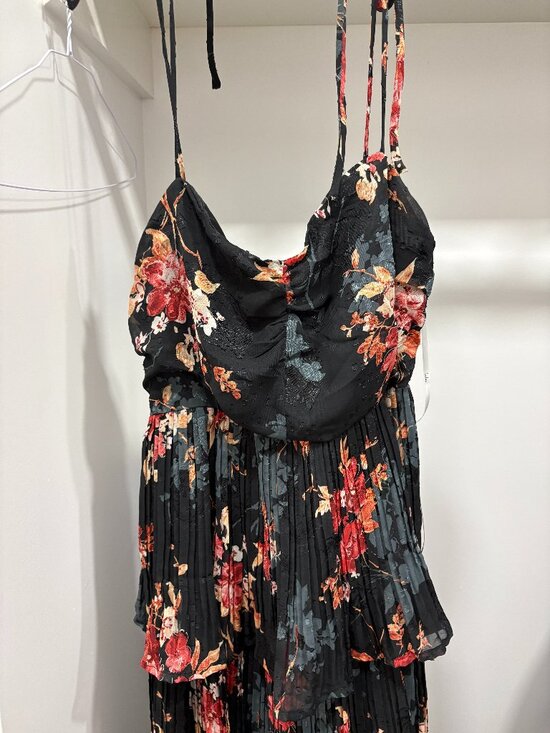 Lulus Dresses & Skirts - Midi Floral formal dress